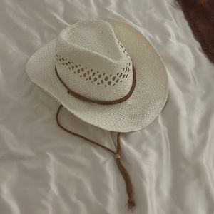 COWBOY HAT